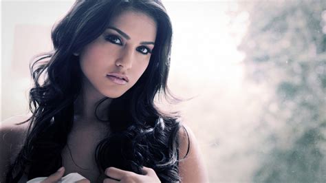 sunny leone nude images